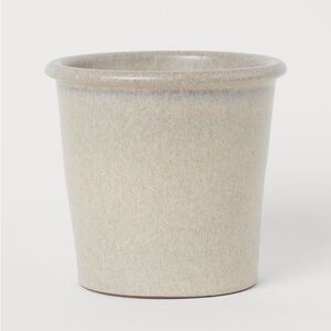 H&M Terracotta Plant Pot in Natural White